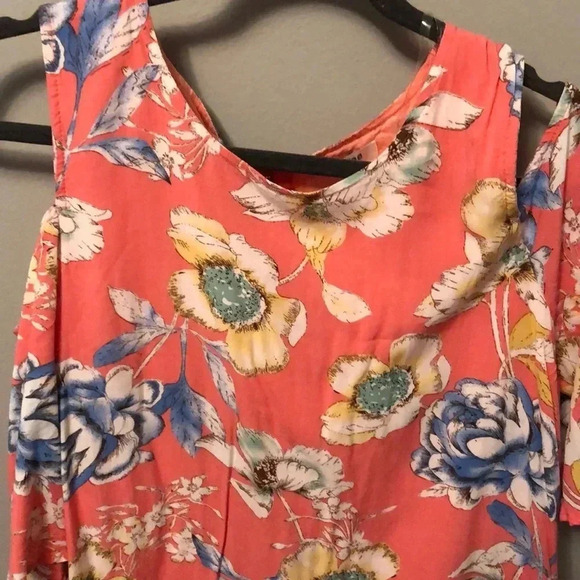 3 for $15 Umgee USA Dress in Coral & Floral Detail​ - Picture 3 of 4